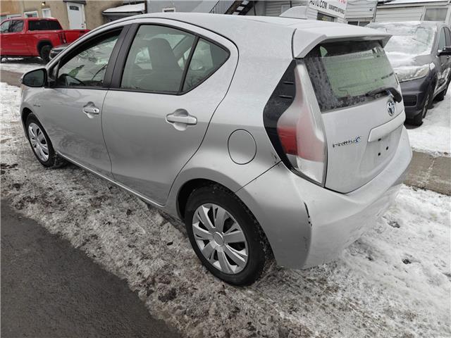 2016 Toyota Prius C Base in Ottawa - Image 5 of 22