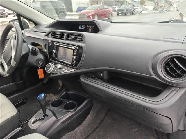 2016 Toyota Prius C Base in Ottawa - Image 9 of 22