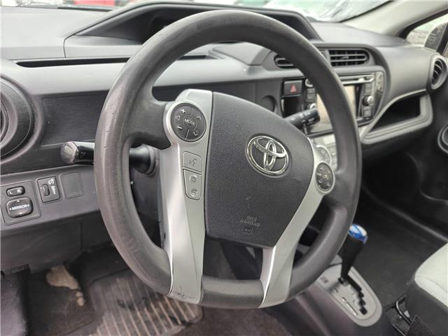 2016 Toyota Prius C Base in Ottawa - Image 13 of 22