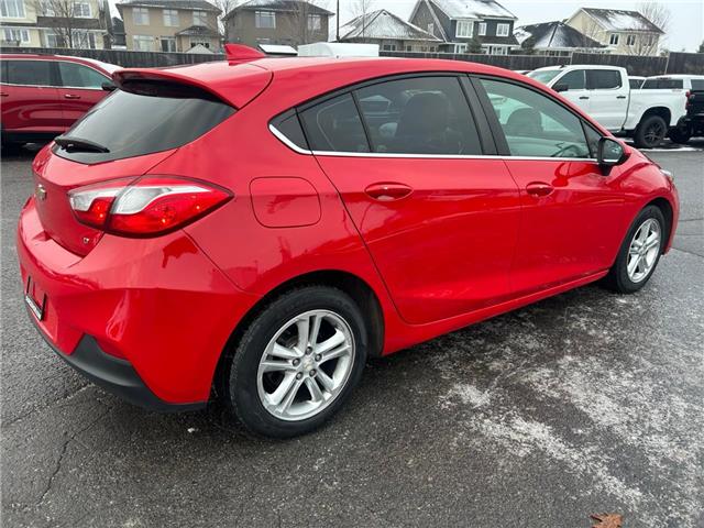 2017 Chevrolet Cruze Hatch LT Auto (Stk: A2246A) in Ottawa - Image 5 of 25