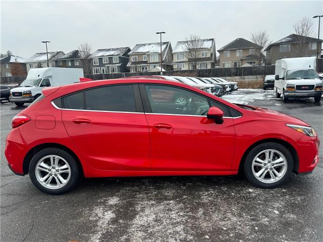 2017 Chevrolet Cruze Hatch LT Auto (Stk: A2246A) in Ottawa - Image 6 of 25
