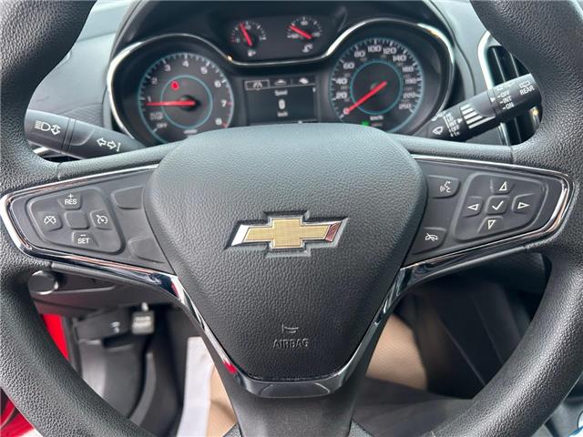 2017 Chevrolet Cruze Hatch LT Auto (Stk: A2246A) in Ottawa - Image 10 of 25
