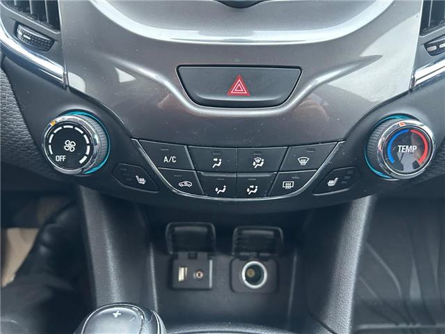 2017 Chevrolet Cruze Hatch LT Auto (Stk: A2246A) in Ottawa - Image 13 of 25