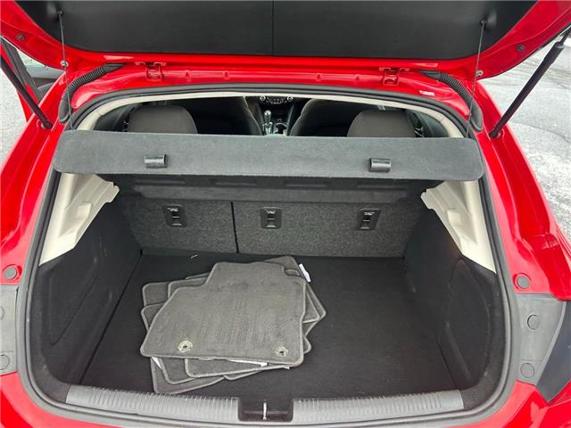 2017 Chevrolet Cruze Hatch LT Auto (Stk: A2246A) in Ottawa - Image 18 of 25