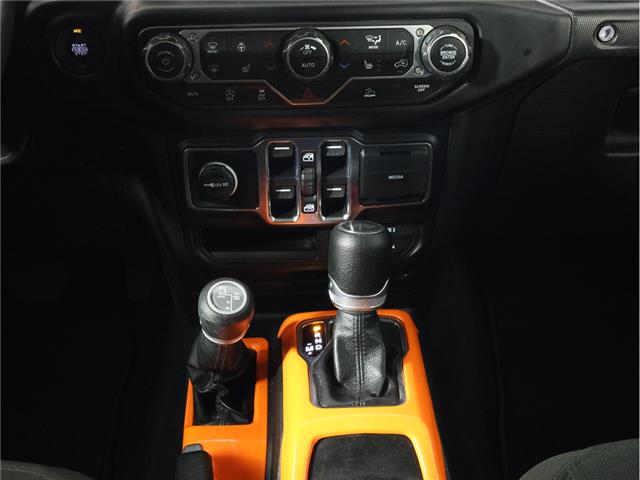 2022 Jeep Wrangler Unlimited Sport (Stk: 25J210A) in Calgary - Image 15 of 22