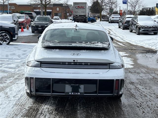 2025 Hyundai IONIQ 6 Preferred Long Range (Stk: 261723) in Aurora - Image 4 of 18