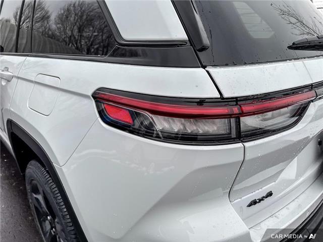 2025 Jeep Grand Cherokee Laredo (Stk: 164708) in London - Image 9 of 16