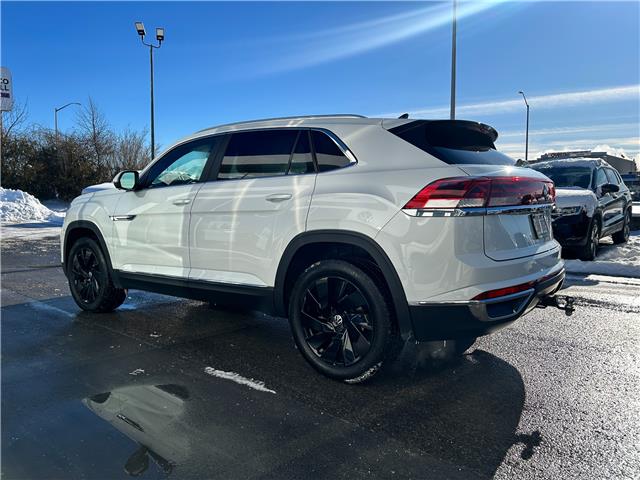 2025 Volkswagen Atlas Cross Sport 2.0 TSI Highline (Stk: V5321) in Kingston - Image 4 of 27