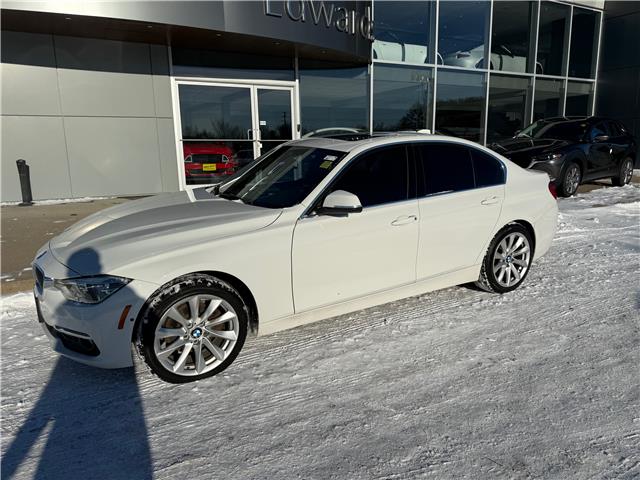 2017 BMW 330i xDrive (Stk: 24702) in Pembroke - Image 2 of 9