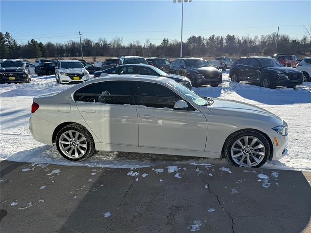2017 BMW 330i xDrive (Stk: 24702) in Pembroke - Image 8 of 9