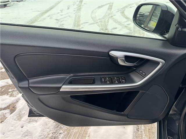 2018 Volvo V60 Cross Country T5 Premier (Stk: 2511620) in Waterloo - Image 9 of 21 2018 Volvo V60 Cross Country T5 Premier (Stk: 2511620) in Waterloo - Image 9 of 21