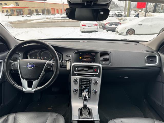2018 Volvo V60 Cross Country T5 Premier (Stk: 2511620) in Waterloo - Image 13 of 21 2018 Volvo V60 Cross Country T5 Premier (Stk: 2511620) in Waterloo - Image 13 of 21