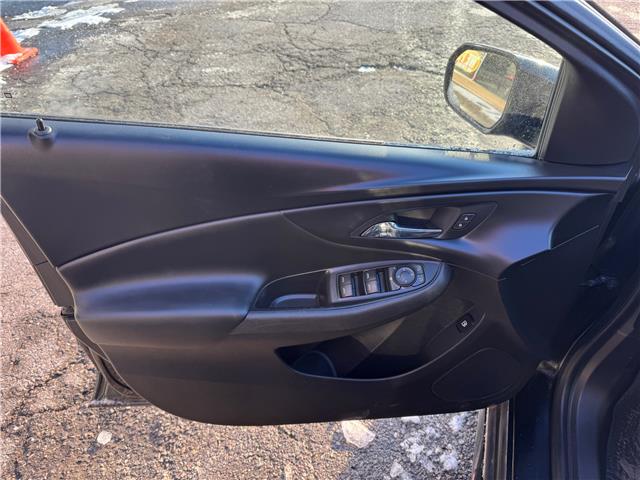 2018 Chevrolet Volt LT (Stk: 2511603) in Waterloo - Image 9 of 19