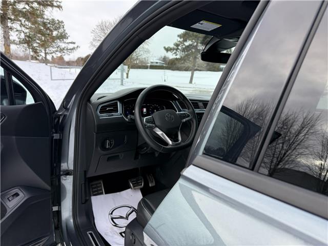 2023 Volkswagen Tiguan Comfortline R-Line Black (Stk: 16093) in Newmarket - Image 3 of 50