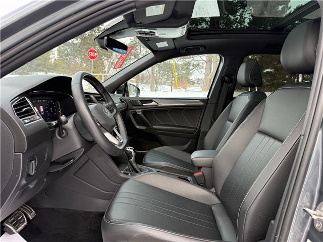 2023 Volkswagen Tiguan Comfortline R-Line Black (Stk: 16093) in Newmarket - Image 4 of 50