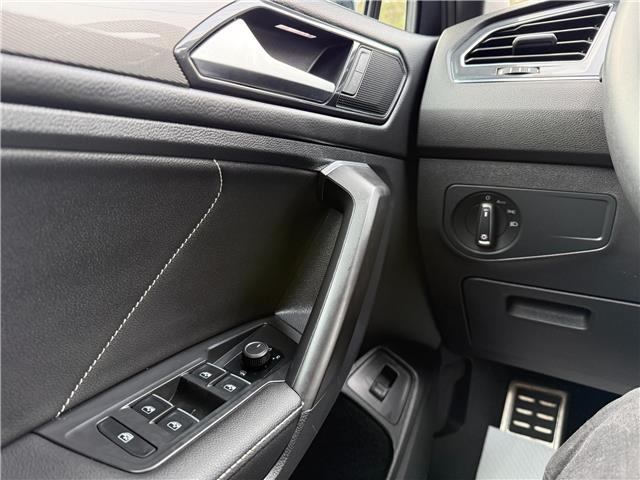 2023 Volkswagen Tiguan Comfortline R-Line Black (Stk: 16093) in Newmarket - Image 10 of 50