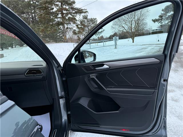 2023 Volkswagen Tiguan Comfortline R-Line Black (Stk: 16093) in Newmarket - Image 42 of 50