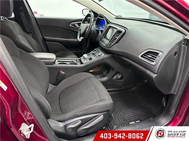 2015 Chrysler 200 Limited (Stk: 20762) in Lethbridge - Image 10 of 18