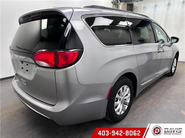 2017 Chrysler Pacifica Touring-L (Stk: 15111) in Lethbridge - Image 4 of 23