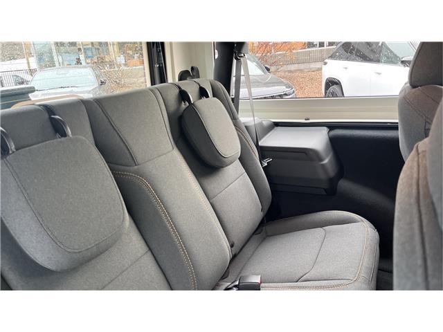 2026 Jeep Wrangler Sport (Stk: TT030) in Kamloops - Image 11 of 21
