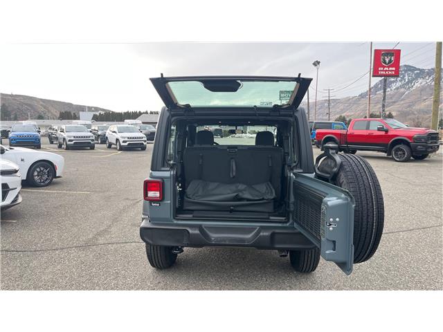 2026 Jeep Wrangler Sport (Stk: TT030) in Kamloops - Image 13 of 21