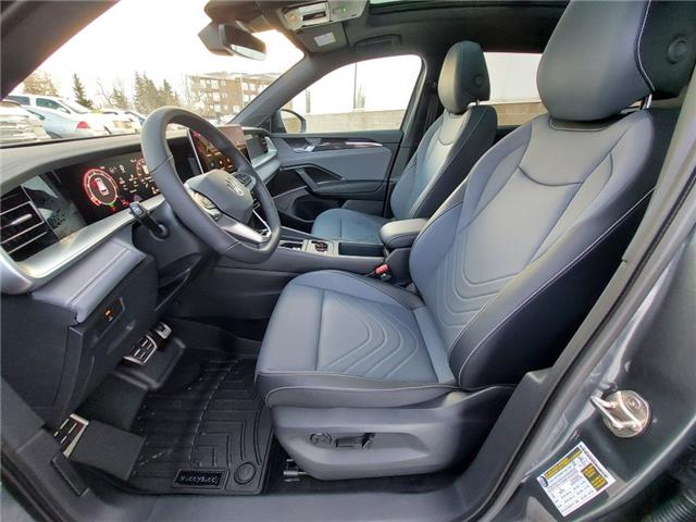 2026 Volkswagen Tiguan Comfortline R-Line Black Edition (Stk: 260100) in Regina - Image 18 of 38