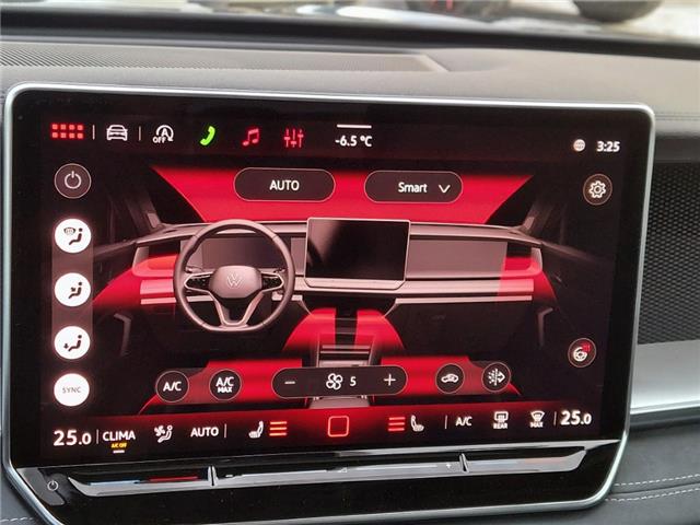 2026 Volkswagen Tiguan Comfortline R-Line Black Edition (Stk: 260100) in Regina - Image 33 of 38