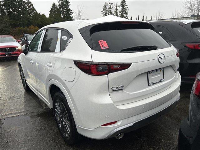 2025 Mazda CX-5 Signature (Stk: 784154) in Surrey - Image 2 of 5