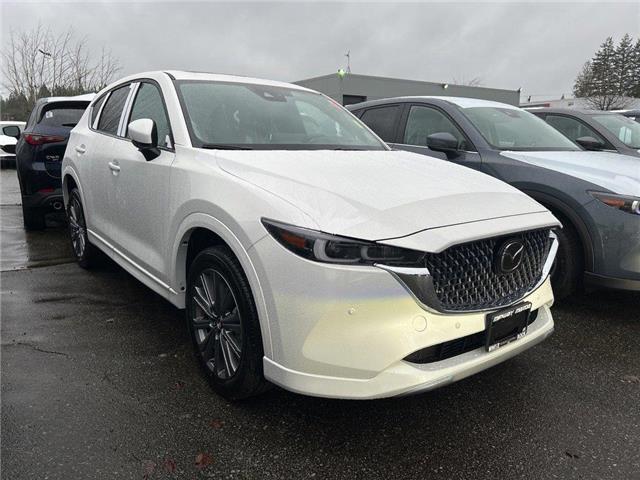 2025 Mazda CX-5 Signature (Stk: 784154) in Surrey - Image 4 of 5