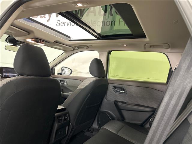 2023 Nissan Rogue SV Moonroof (Stk: 43253J) in Belleville - Image 8 of 26