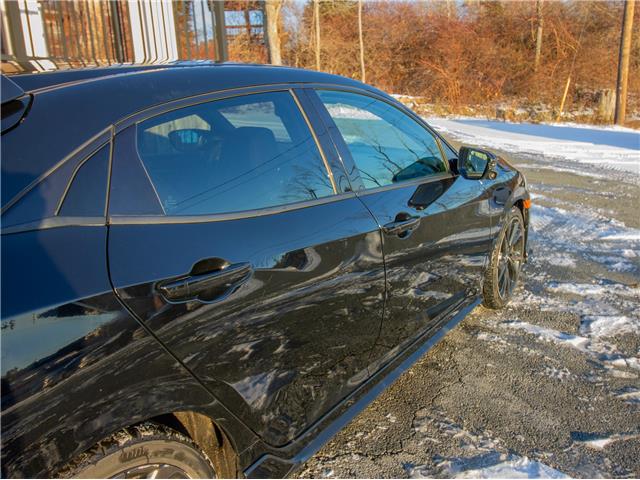 2018 Honda Civic Sport Touring (Stk: 305738) in Lower Sackville - Image 9 of 26