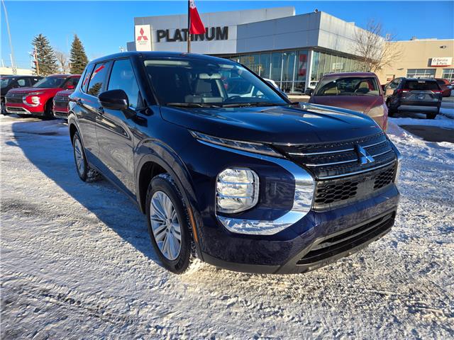 2024 Mitsubishi Outlander ES (Stk: 8921) in Calgary - Image 1 of 24