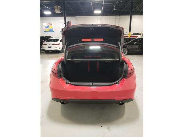 2018 Alfa Romeo Giulia Base (Stk: W4951) in Mississauga - Image 9 of 26