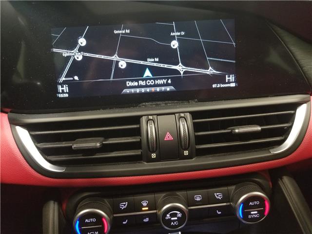 2018 Alfa Romeo Giulia Base (Stk: W4951) in Mississauga - Image 17 of 26