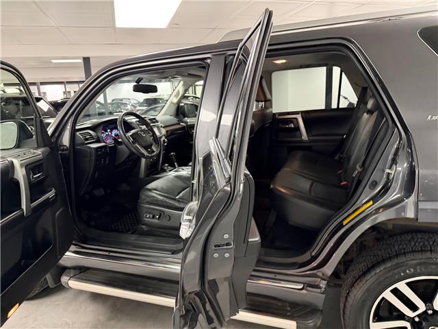 2017 Toyota 4Runner SR5 (Stk: A9158) in Saint-Eustache - Image 11 of 27