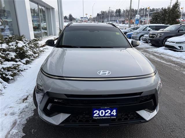 2024 Hyundai Kona 1.6T N Line Ultimate w/Two-Tone Roof (Stk: T5252A) in Orleans - Image 2 of 15