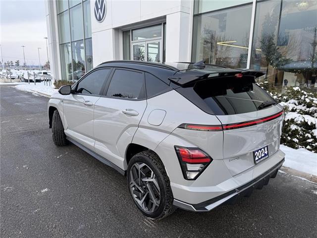 2024 Hyundai Kona 1.6T N Line Ultimate w/Two-Tone Roof (Stk: T5252A) in Orleans - Image 7 of 15