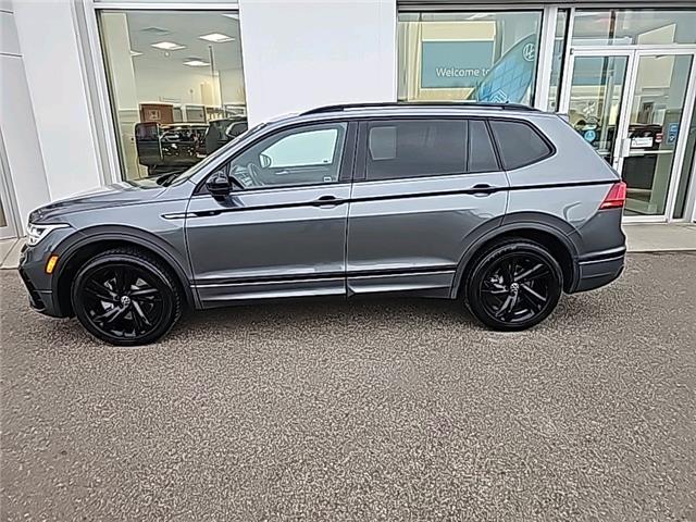 2023 Volkswagen Tiguan Comfortline R-Line Black (Stk: 26196B) in Lethbridge - Image 2 of 28