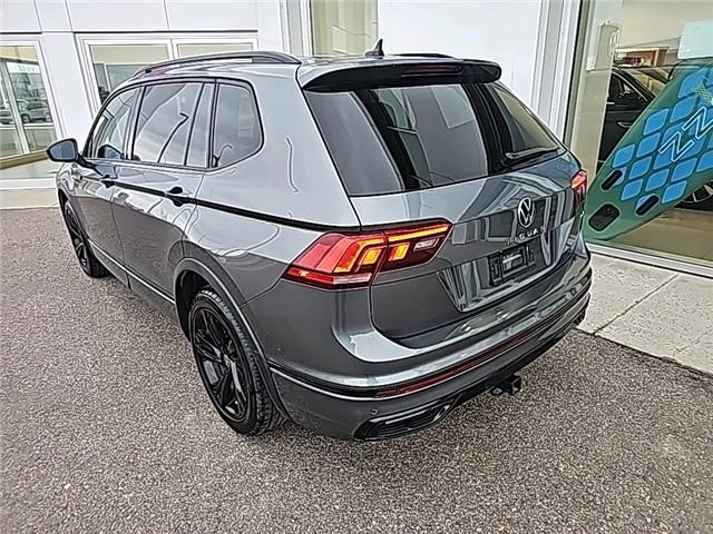 2023 Volkswagen Tiguan Comfortline R-Line Black (Stk: 26196B) in Lethbridge - Image 3 of 28