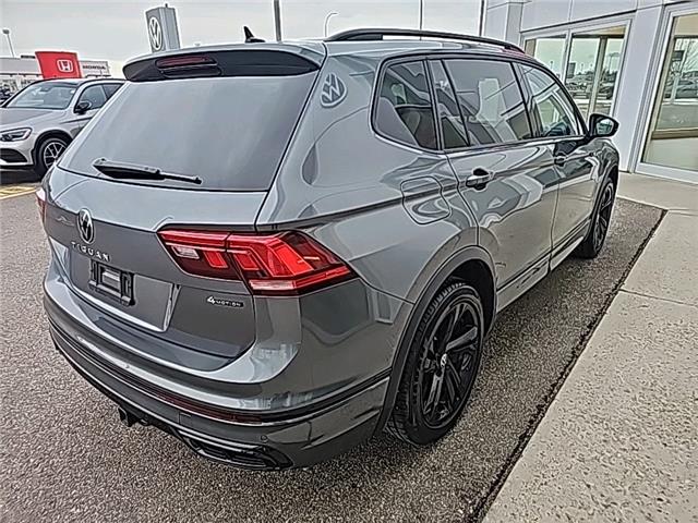 2023 Volkswagen Tiguan Comfortline R-Line Black (Stk: 26196B) in Lethbridge - Image 5 of 28