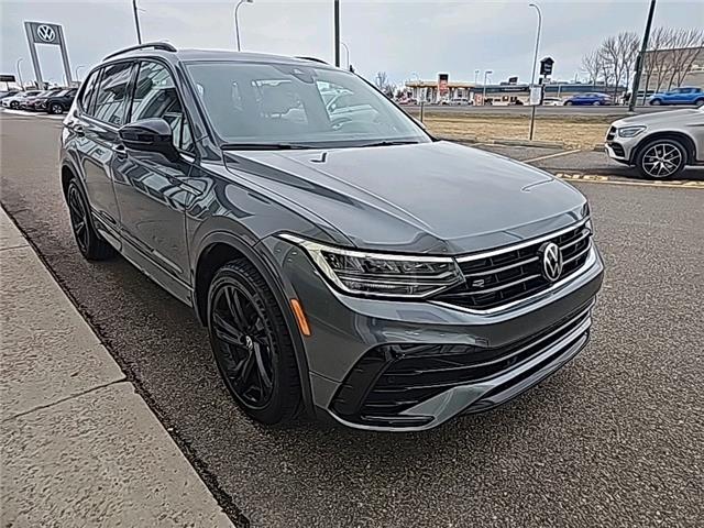 2023 Volkswagen Tiguan Comfortline R-Line Black (Stk: 26196B) in Lethbridge - Image 6 of 28