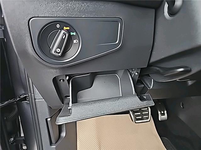 2023 Volkswagen Tiguan Comfortline R-Line Black (Stk: 26196B) in Lethbridge - Image 21 of 28