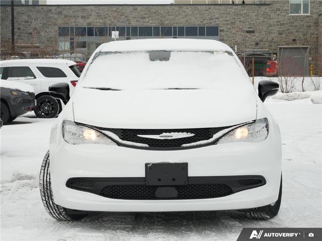 2026 Chrysler Grand Caravan SXT (Stk: C8015) in Brantford - Image 2 of 22