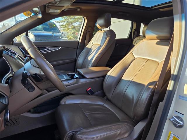 2016 Lincoln MKX Reserve (Stk: 7027) in Calgary - Image 9 of 10