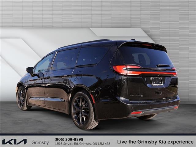 2024 Chrysler Pacifica Touring-L | PANO ROOF | LOW KM | LEATHER | CAR PLA (Stk: U3199) in Grimsby - Image 4 of 18