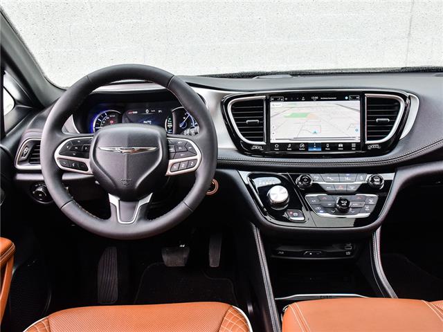2024 Chrysler Pacifica Hybrid Pinnacle (Stk: P9675) in Toronto - Image 17 of 28