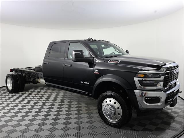 2025 RAM 5500 Chassis Tradesman/Big Horn (Stk: H20580) in Calgary - Image 4 of 24 2025 RAM 5500 Chassis Tradesman/Big Horn (Stk: H20580) in Calgary - Image 4 of 24