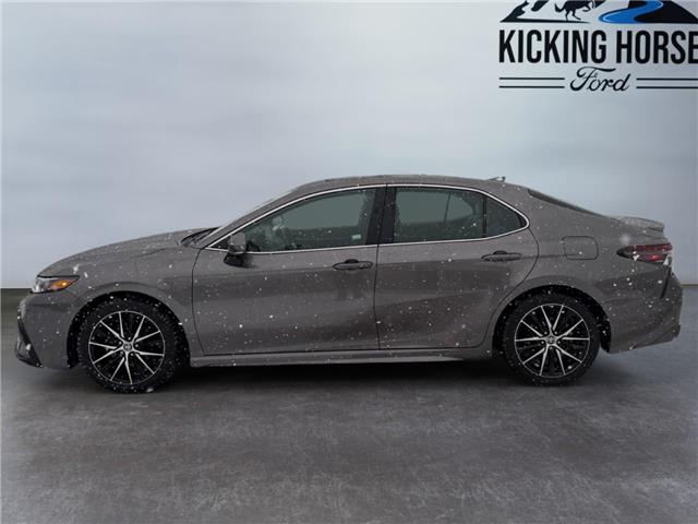 2024 Toyota Camry Hybrid XLE (Stk: 15265) in Golden - Image 8 of 17