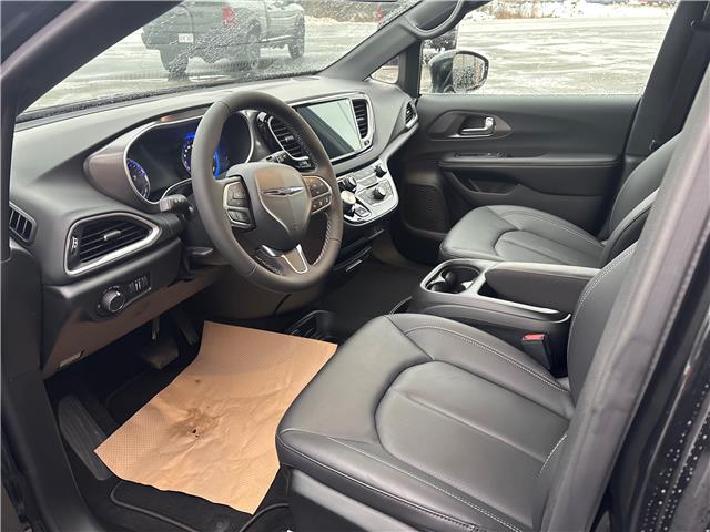 2026 Chrysler Grand Caravan SXT (Stk: 26020) in Oak Bay - Image 5 of 6