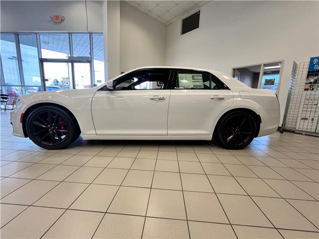 2023 Chrysler 300 C (Stk: 23-322) in Sarnia - Image 2 of 17
